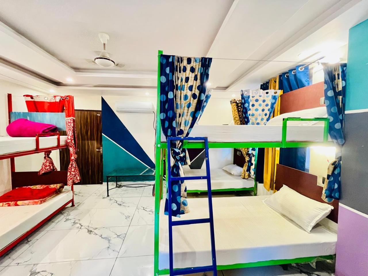 Bonfire Hostels Rishikesh Exterior photo