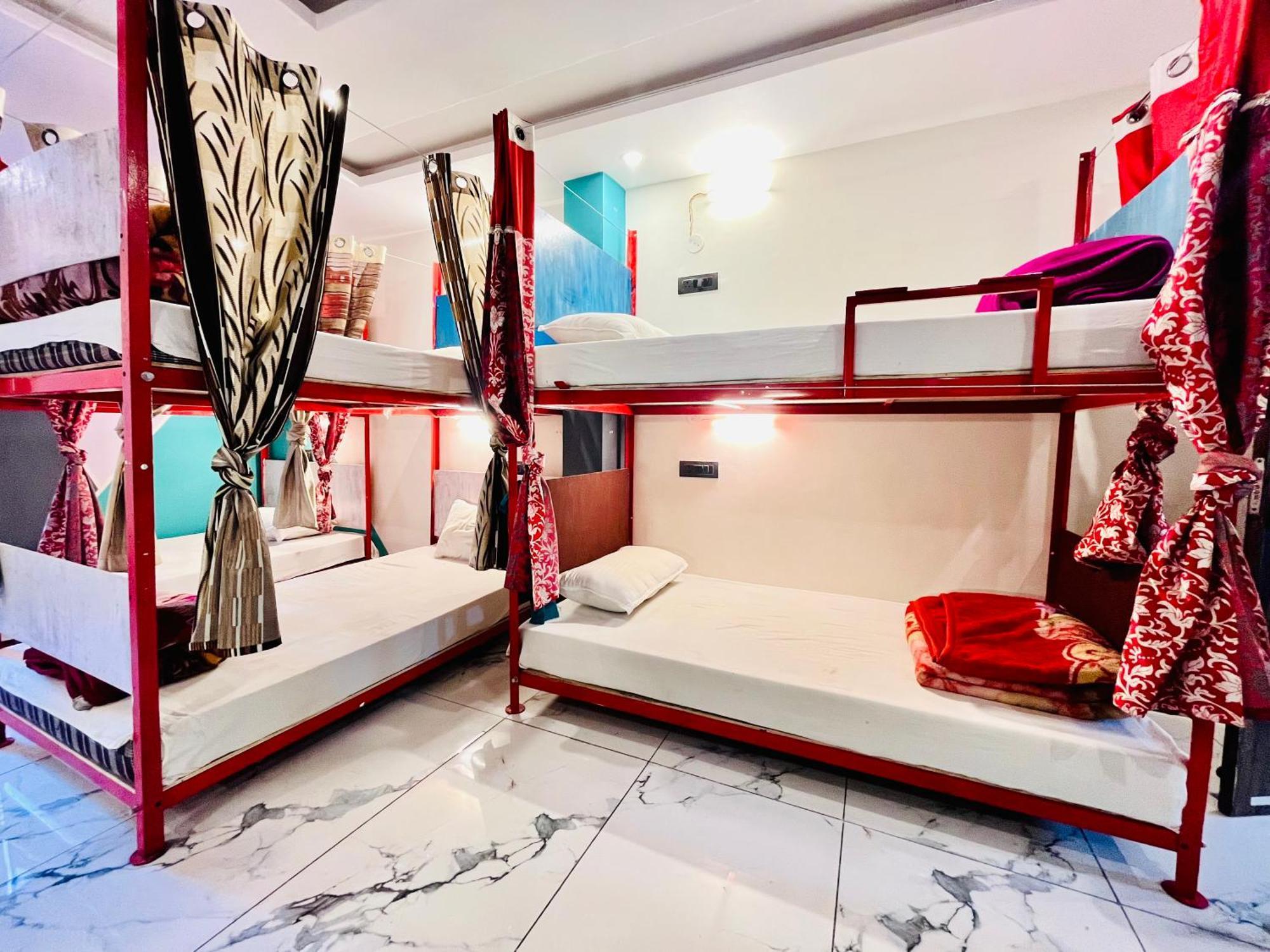 Bonfire Hostels Rishikesh Exterior photo